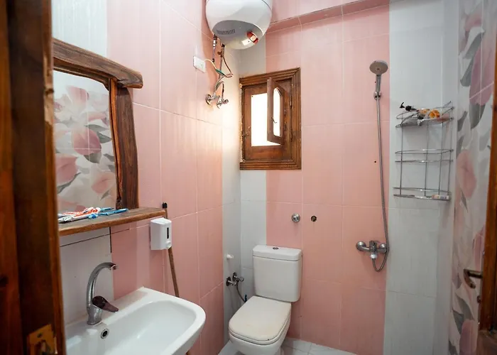 Hostel Rafiki - *
