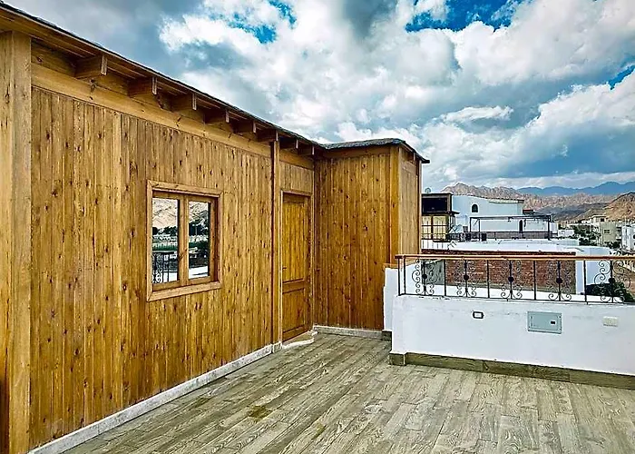 Hostel Rafiki - *