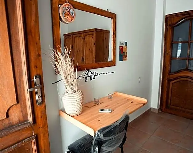 Hostel Rafiki - *